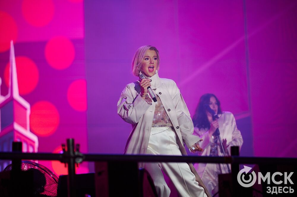 На Соборной площади и на территории Омской крепости прошли выступления именитых артистов . Фото: Илья Петров, Елизавета Медведева