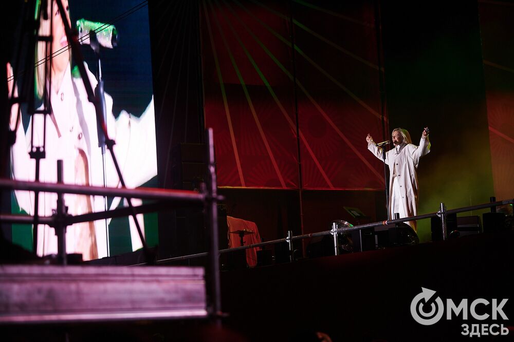 На Соборной площади и на территории Омской крепости прошли выступления именитых артистов . Фото: Илья Петров, Елизавета Медведева