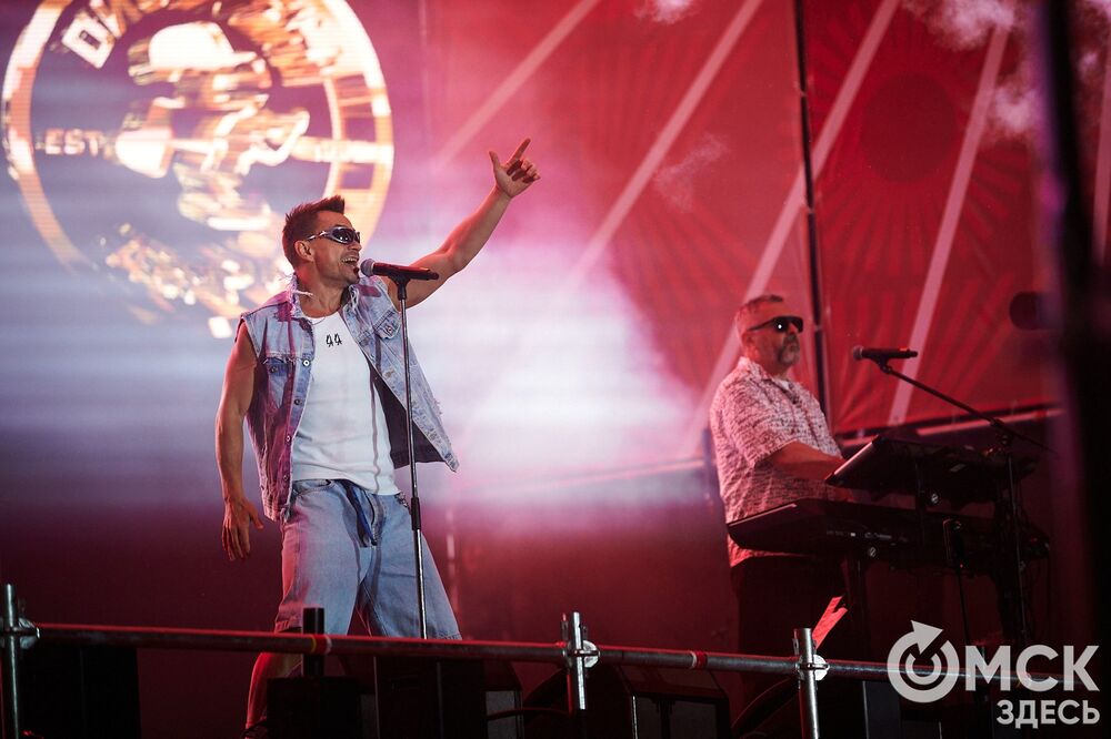 На Соборной площади и на территории Омской крепости прошли выступления именитых артистов . Фото: Илья Петров, Елизавета Медведева