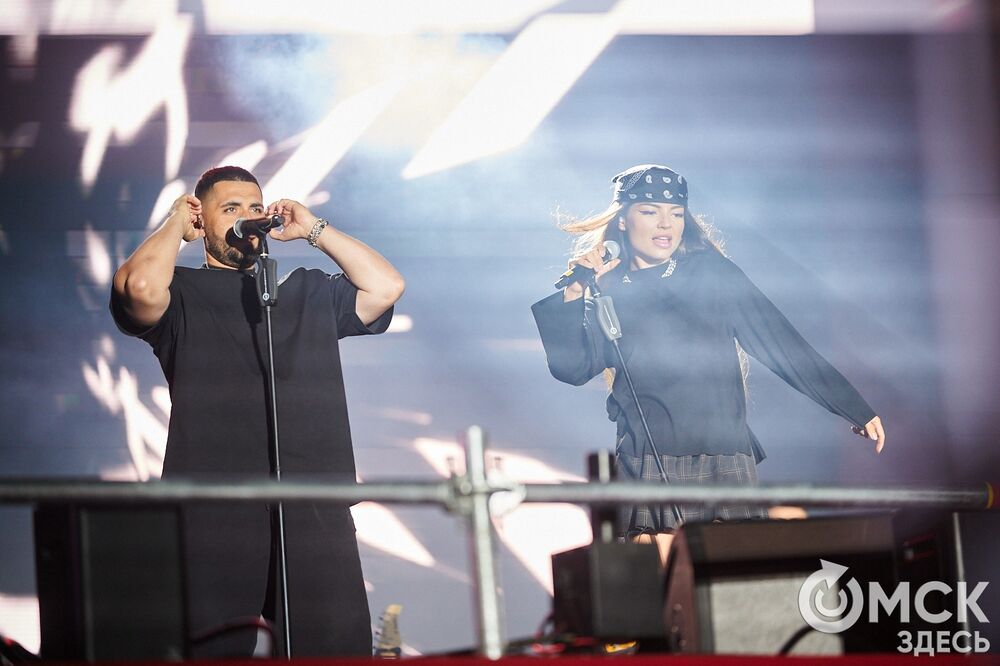 На Соборной площади и на территории Омской крепости прошли выступления именитых артистов . Фото: Илья Петров, Елизавета Медведева