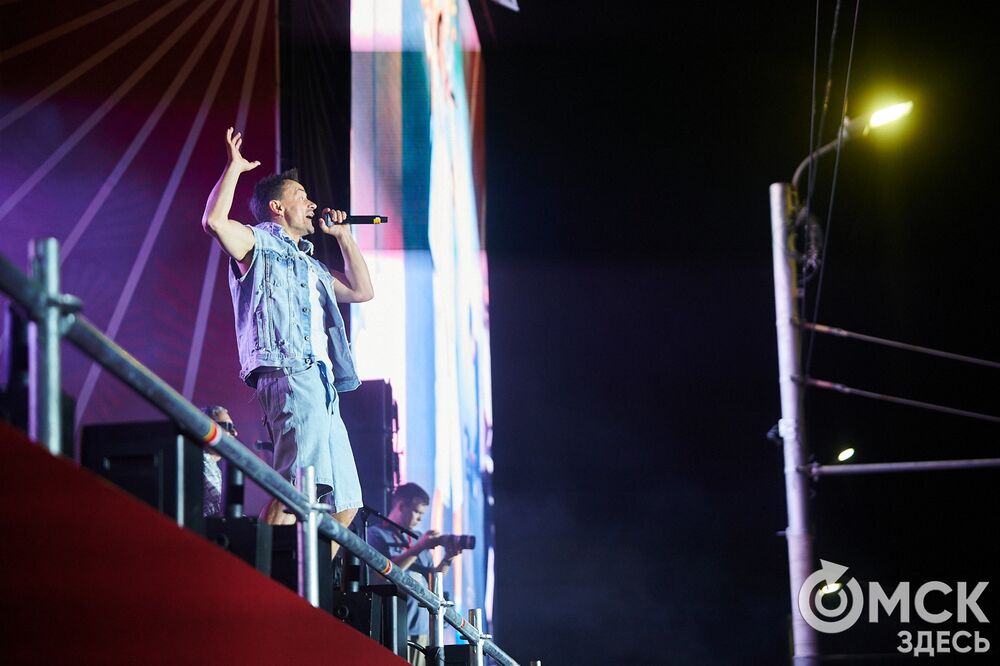 На Соборной площади и на территории Омской крепости прошли выступления именитых артистов . Фото: Илья Петров, Елизавета Медведева