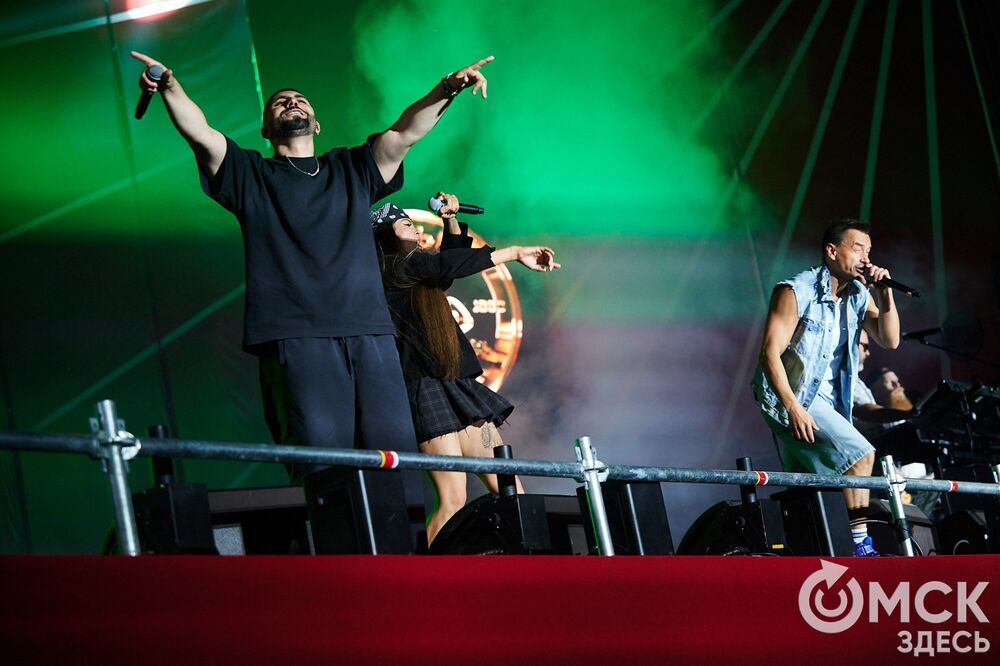 На Соборной площади и на территории Омской крепости прошли выступления именитых артистов . Фото: Илья Петров, Елизавета Медведева