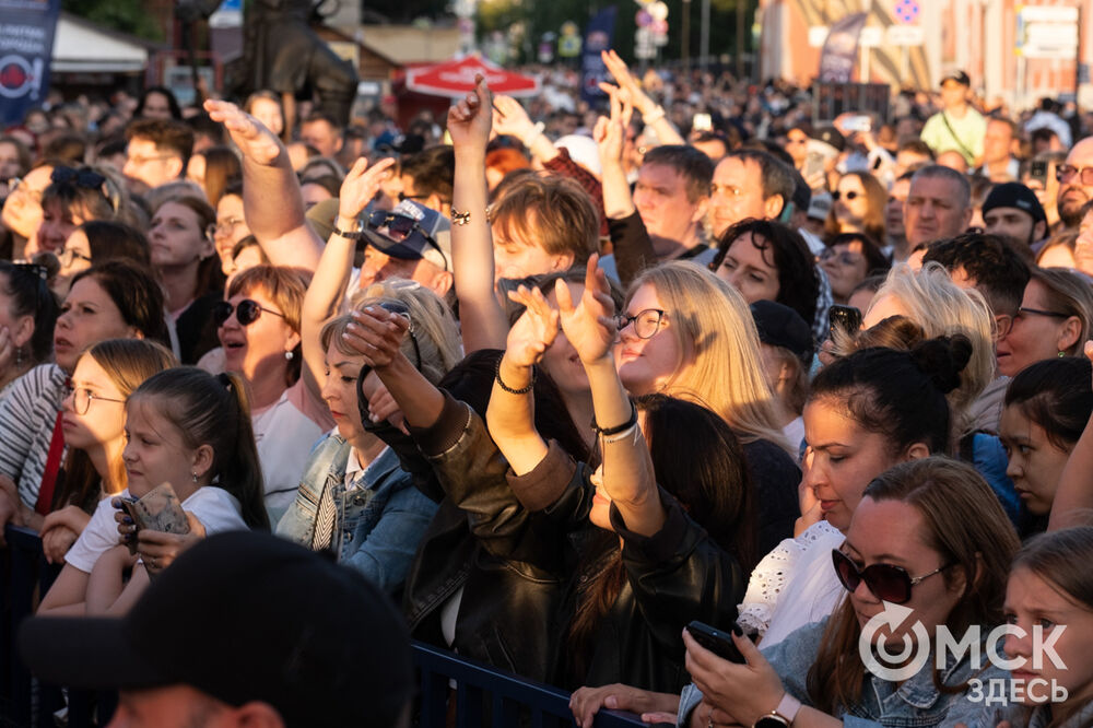 На Соборной площади и на территории Омской крепости прошли выступления именитых артистов . Фото: Илья Петров, Елизавета Медведева