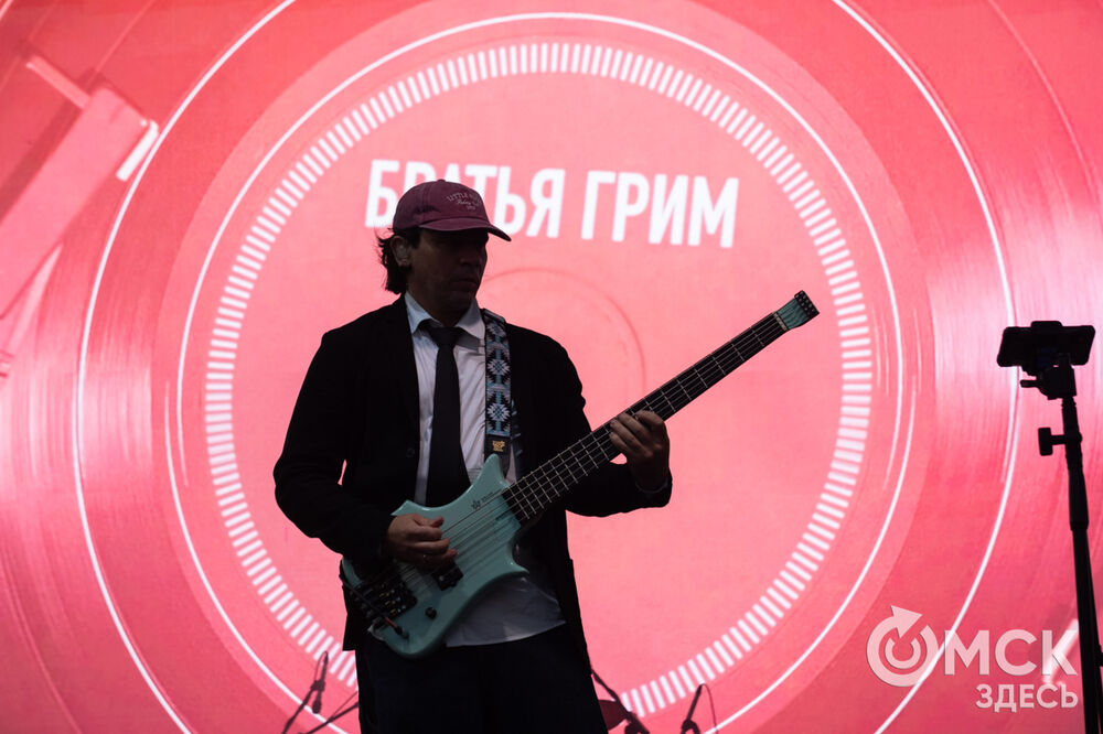 На Соборной площади и на территории Омской крепости прошли выступления именитых артистов . Фото: Илья Петров, Елизавета Медведева