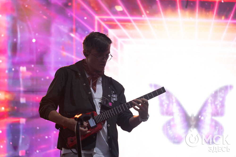 На Соборной площади и на территории Омской крепости прошли выступления именитых артистов . Фото: Илья Петров, Елизавета Медведева