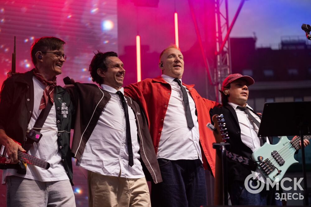 На Соборной площади и на территории Омской крепости прошли выступления именитых артистов . Фото: Илья Петров, Елизавета Медведева