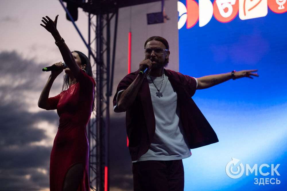 На Соборной площади и на территории Омской крепости прошли выступления именитых артистов . Фото: Илья Петров, Елизавета Медведева