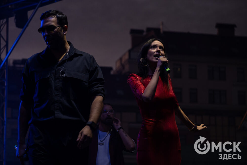 На Соборной площади и на территории Омской крепости прошли выступления именитых артистов . Фото: Илья Петров, Елизавета Медведева
