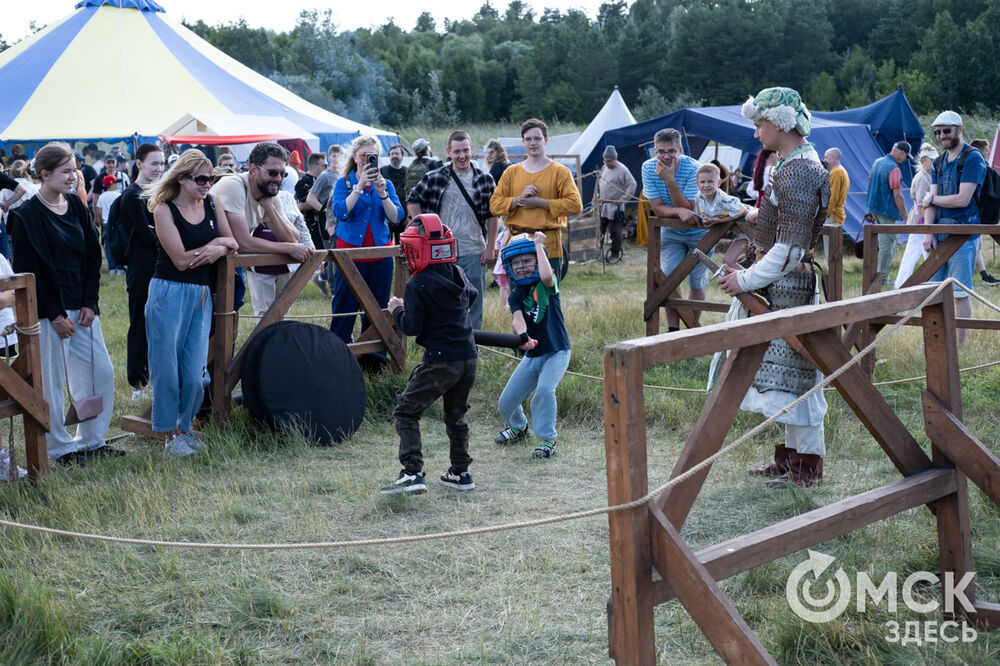 В Омске состоялся двадцатый по счёту фестиваль исторической реконструкции "Щит Сибири" (0+). Фото: Елизавета Медведева