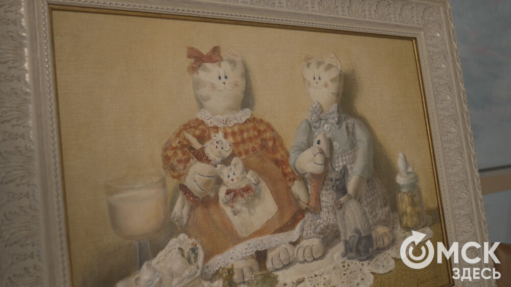 В арт-галерее под стеклянным куполом открылась благотворительная выставка.