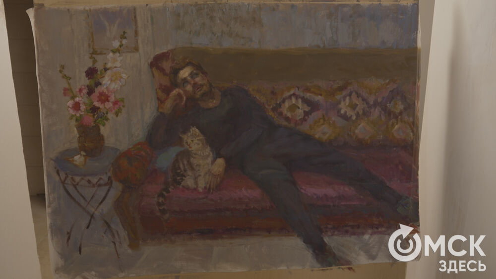 В арт-галерее под стеклянным куполом открылась благотворительная выставка.