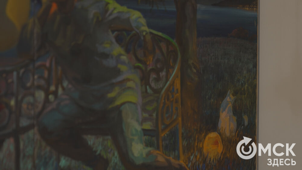 В арт-галерее под стеклянным куполом открылась благотворительная выставка.