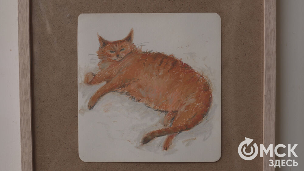 В арт-галерее под стеклянным куполом открылась благотворительная выставка.