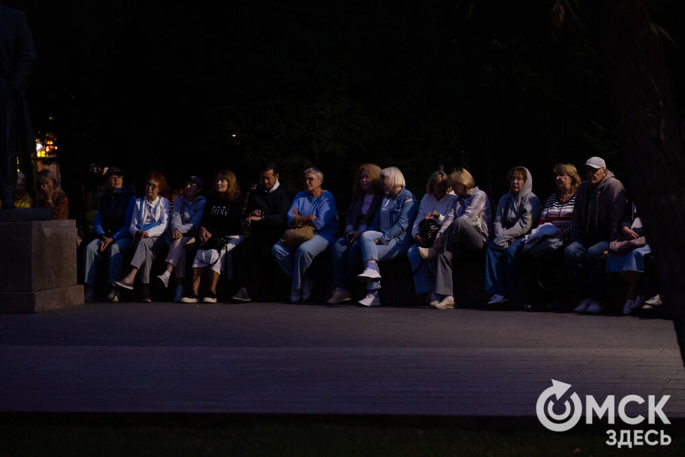 29 августа на главной сцене у музея им. Врубеля состоялся традиционный бесплатный уличный концерт от артистов Дома актёра. Фото: Елизавета Медведева