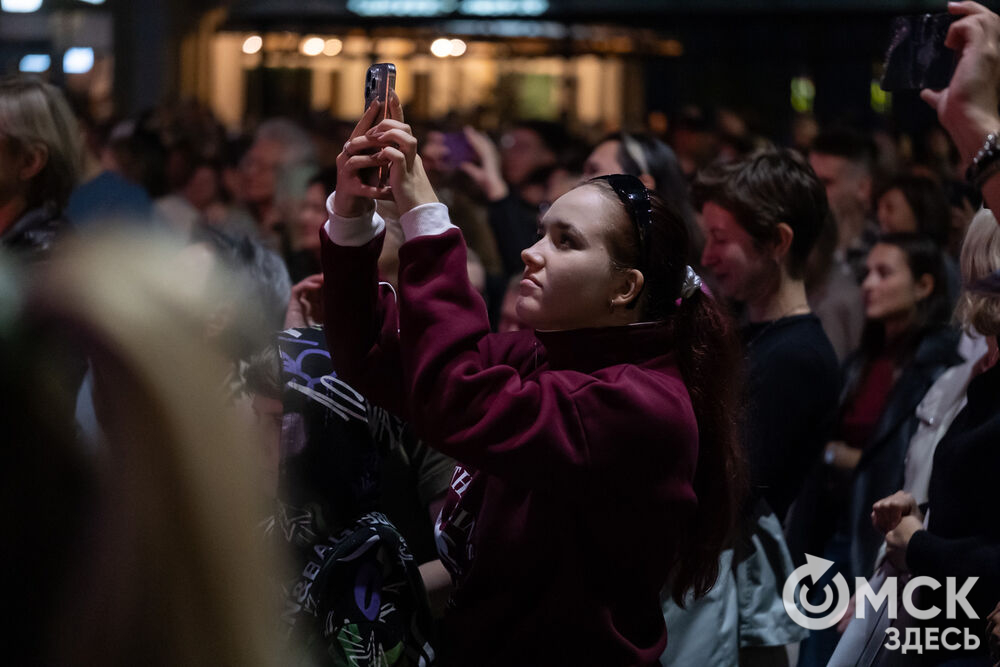 29 августа на главной сцене у музея им. Врубеля состоялся традиционный бесплатный уличный концерт от артистов Дома актёра. Фото: Елизавета Медведева