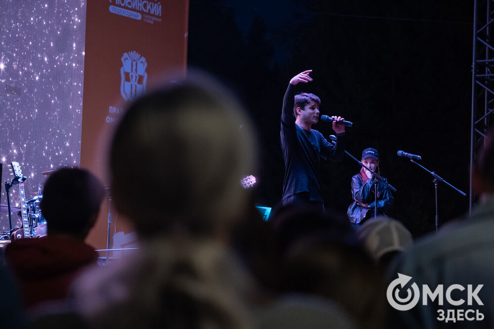 29 августа на главной сцене у музея им. Врубеля состоялся традиционный бесплатный уличный концерт от артистов Дома актёра. Фото: Елизавета Медведева