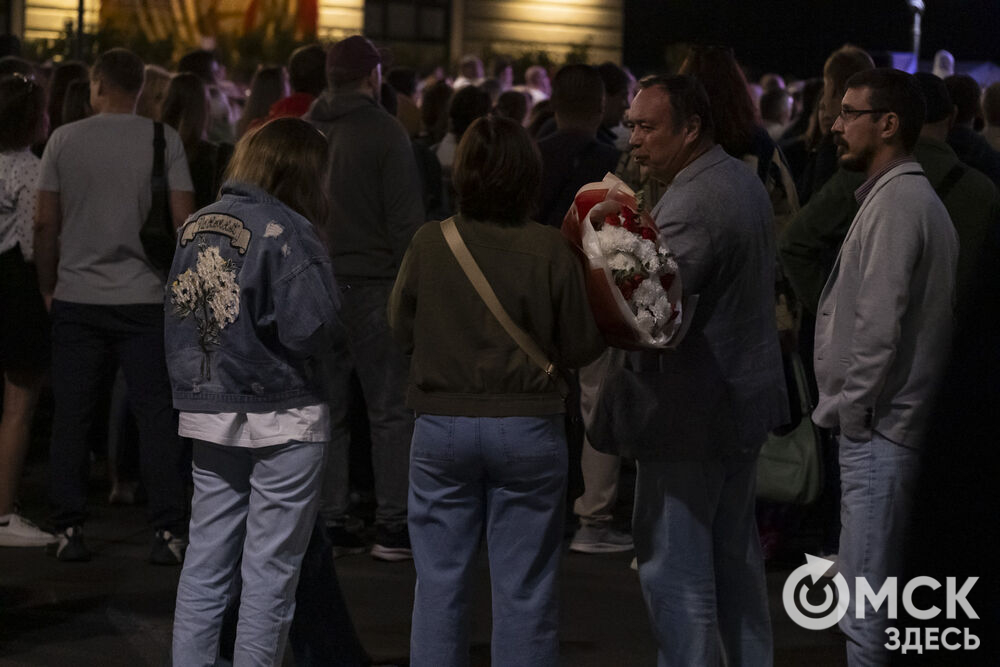 29 августа на главной сцене у музея им. Врубеля состоялся традиционный бесплатный уличный концерт от артистов Дома актёра. Фото: Елизавета Медведева