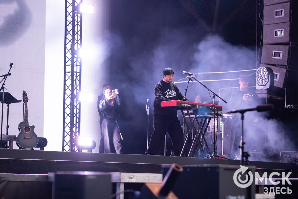 1 сентября на Зелёном острове выступила группа Dabro - музыкальный дуэт братьев Ивана и Михаила Засидкевичей. Фото: Елизавета Медведева