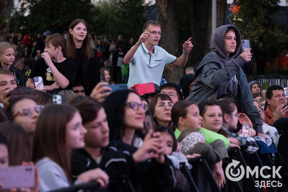 1 сентября на Зелёном острове выступила группа Dabro - музыкальный дуэт братьев Ивана и Михаила Засидкевичей. Фото: Елизавета Медведева
