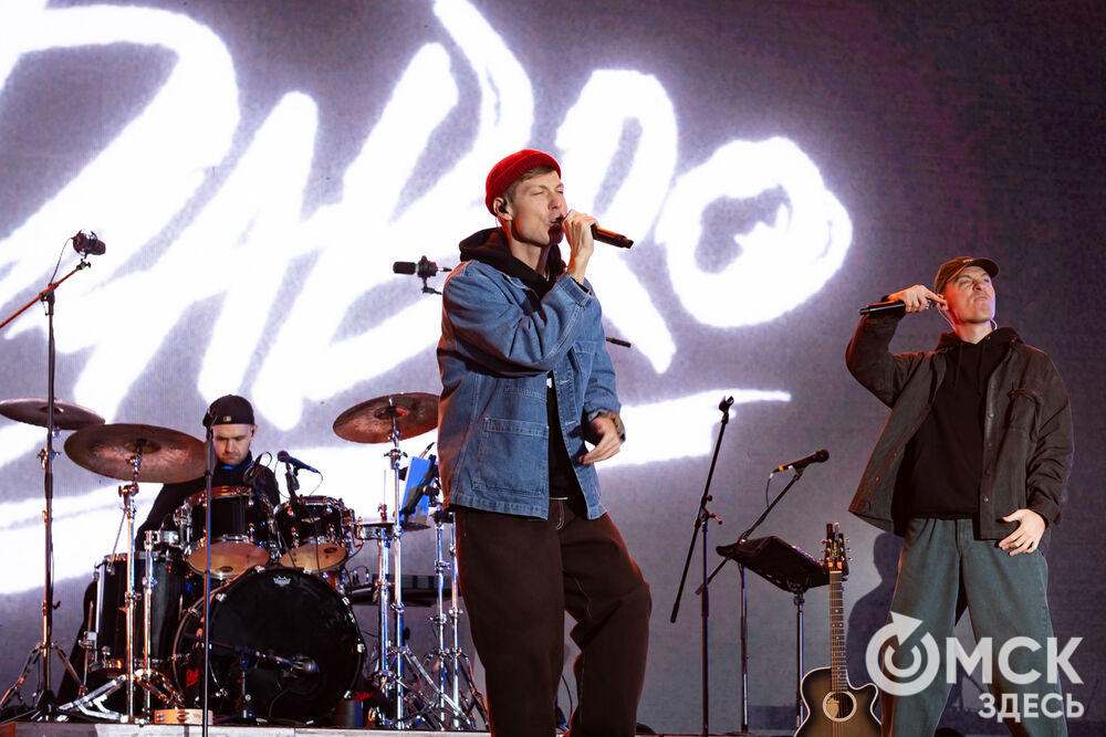 1 сентября на Зелёном острове выступила группа Dabro - музыкальный дуэт братьев Ивана и Михаила Засидкевичей. Фото: Елизавета Медведева