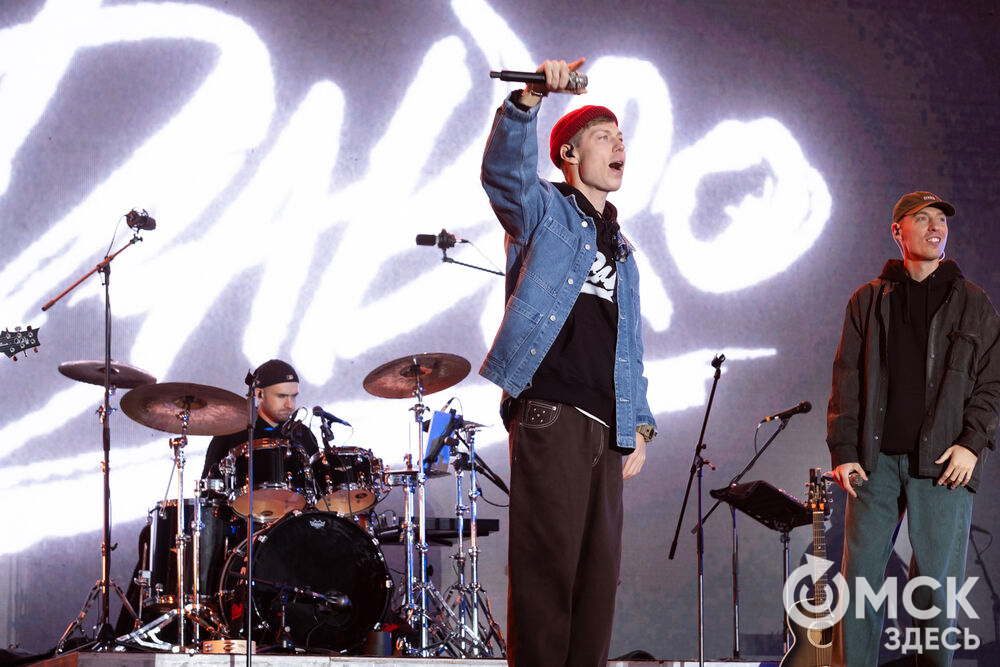 1 сентября на Зелёном острове выступила группа Dabro - музыкальный дуэт братьев Ивана и Михаила Засидкевичей. Фото: Елизавета Медведева