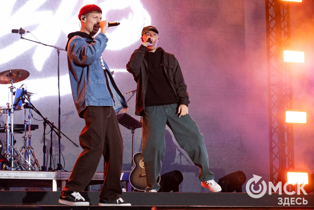 1 сентября на Зелёном острове выступила группа Dabro - музыкальный дуэт братьев Ивана и Михаила Засидкевичей. Фото: Елизавета Медведева
