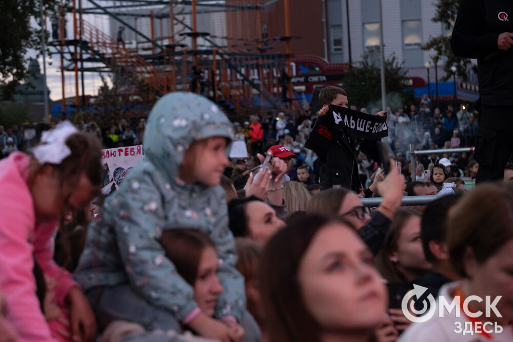 1 сентября на Зелёном острове выступила группа Dabro - музыкальный дуэт братьев Ивана и Михаила Засидкевичей. Фото: Елизавета Медведева