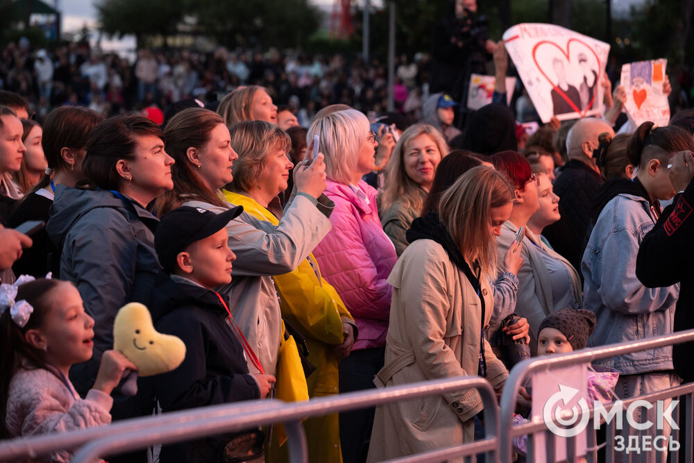 1 сентября на Зелёном острове выступила группа Dabro - музыкальный дуэт братьев Ивана и Михаила Засидкевичей. Фото: Елизавета Медведева
