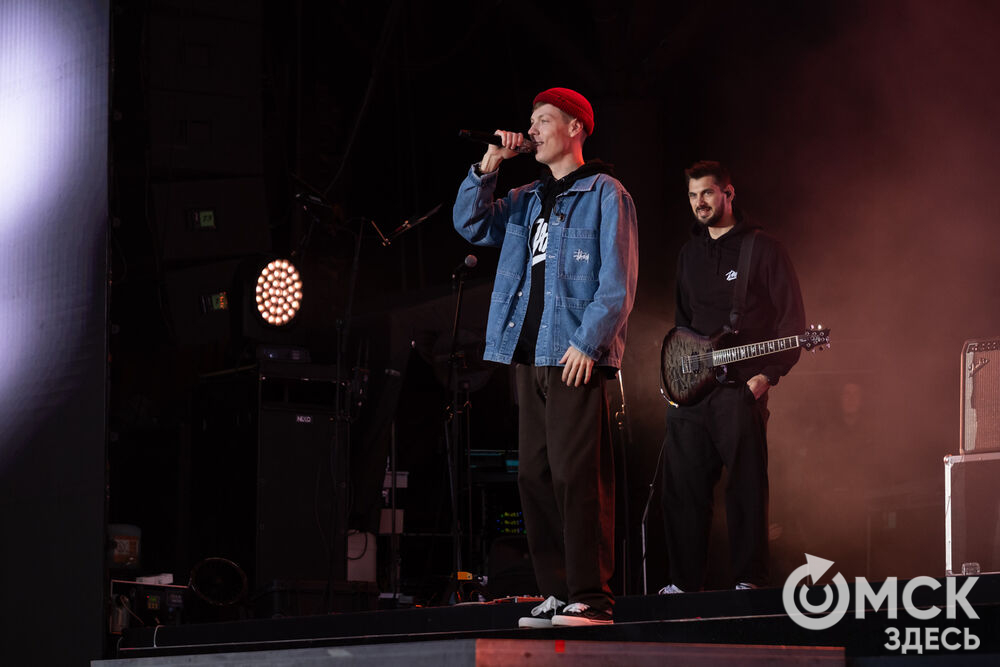 1 сентября на Зелёном острове выступила группа Dabro - музыкальный дуэт братьев Ивана и Михаила Засидкевичей. Фото: Елизавета Медведева