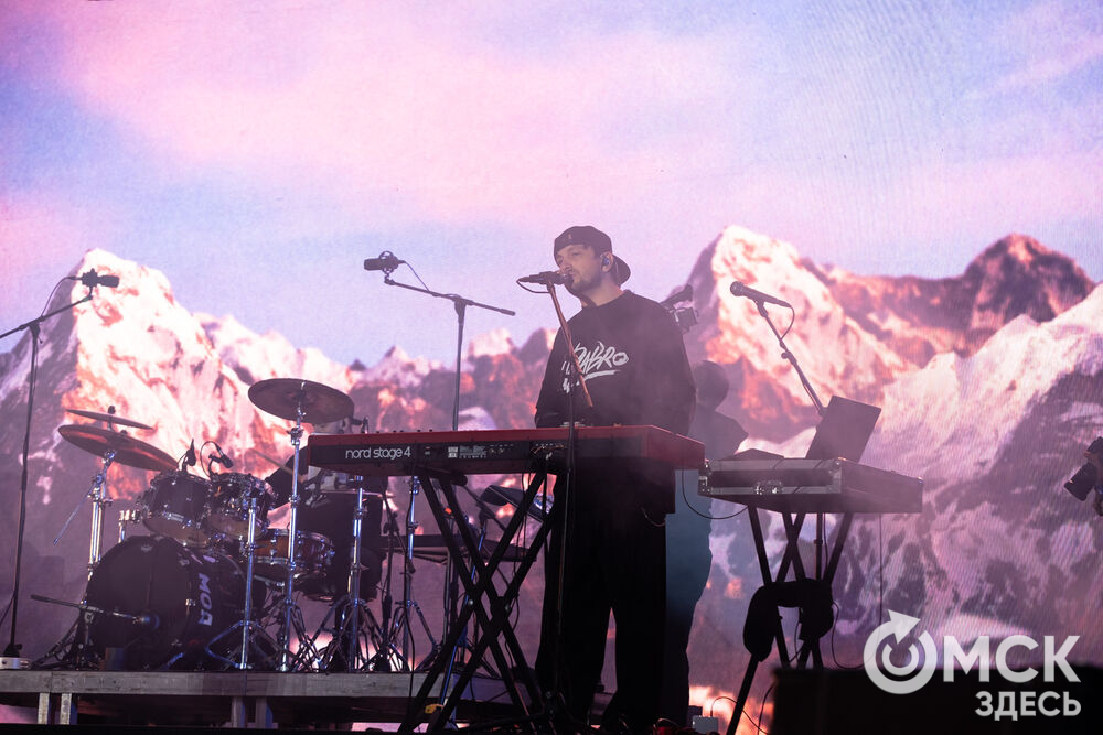 1 сентября на Зелёном острове выступила группа Dabro - музыкальный дуэт братьев Ивана и Михаила Засидкевичей. Фото: Елизавета Медведева