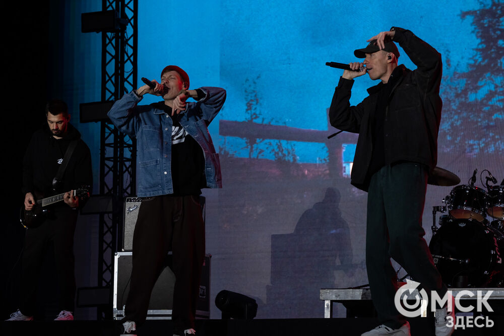 1 сентября на Зелёном острове выступила группа Dabro - музыкальный дуэт братьев Ивана и Михаила Засидкевичей. Фото: Елизавета Медведева
