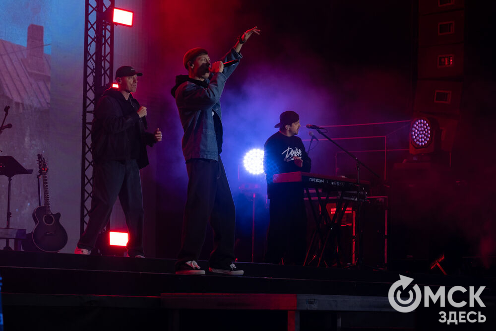 1 сентября на Зелёном острове выступила группа Dabro - музыкальный дуэт братьев Ивана и Михаила Засидкевичей. Фото: Елизавета Медведева