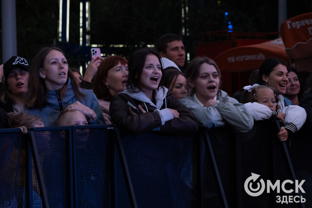 1 сентября на Зелёном острове выступила группа Dabro - музыкальный дуэт братьев Ивана и Михаила Засидкевичей. Фото: Елизавета Медведева