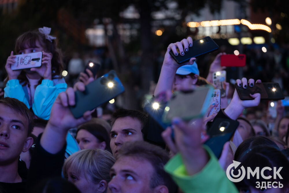 1 сентября на Зелёном острове выступила группа Dabro - музыкальный дуэт братьев Ивана и Михаила Засидкевичей. Фото: Елизавета Медведева