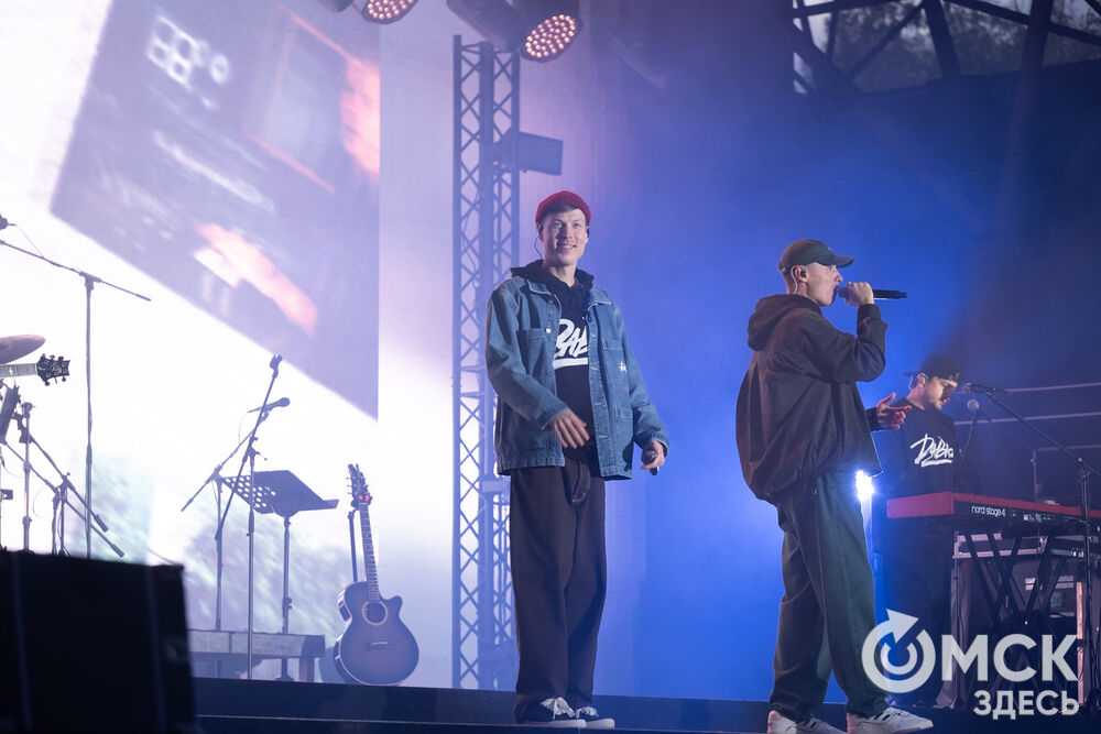 1 сентября на Зелёном острове выступила группа Dabro - музыкальный дуэт братьев Ивана и Михаила Засидкевичей. Фото: Елизавета Медведева