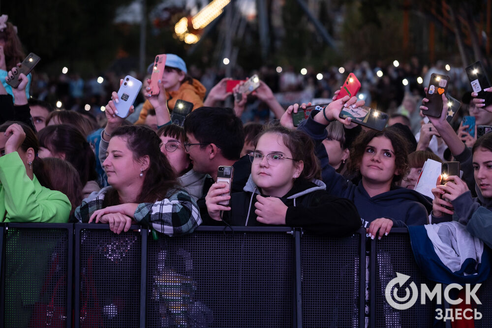 1 сентября на Зелёном острове выступила группа Dabro - музыкальный дуэт братьев Ивана и Михаила Засидкевичей. Фото: Елизавета Медведева
