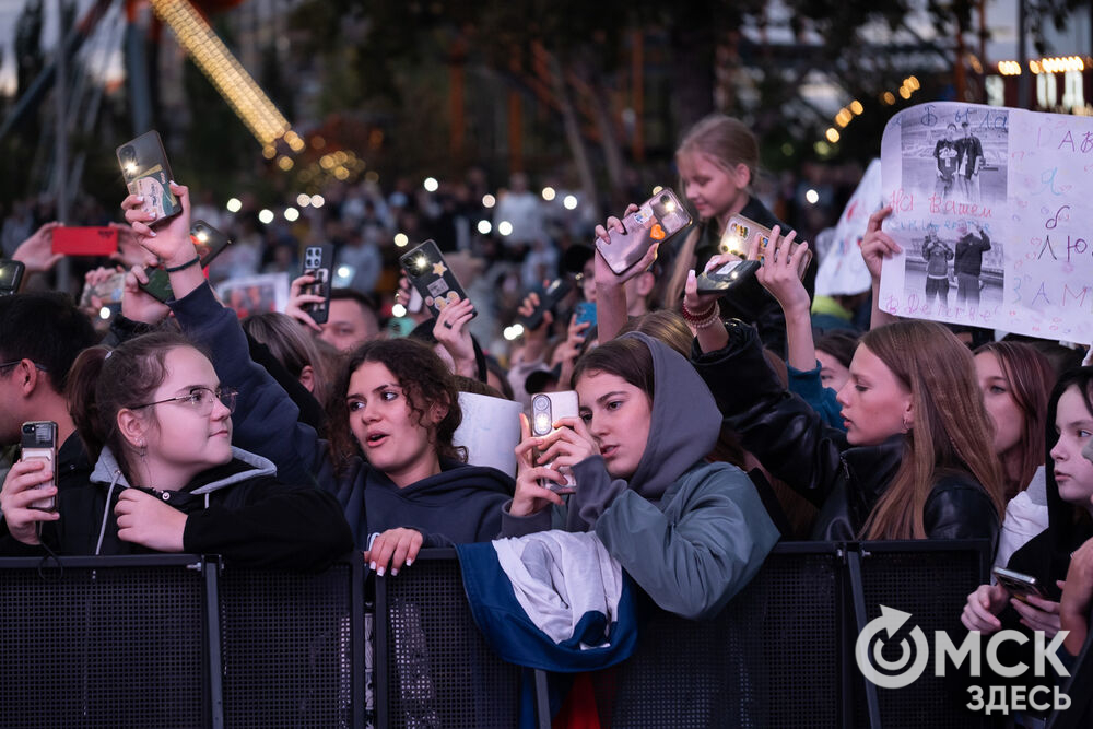 1 сентября на Зелёном острове выступила группа Dabro - музыкальный дуэт братьев Ивана и Михаила Засидкевичей. Фото: Елизавета Медведева