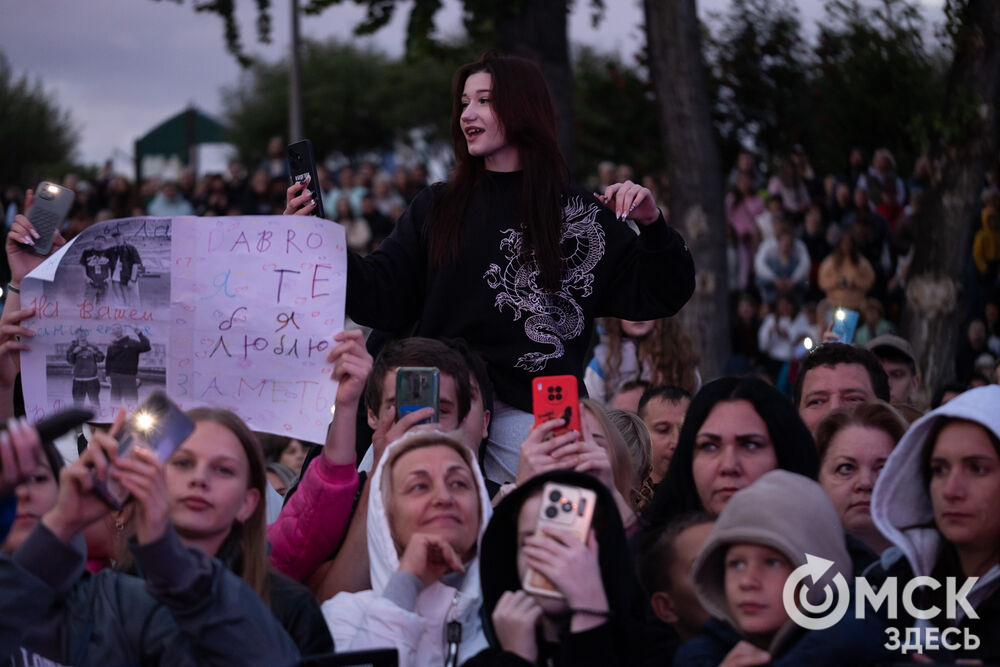 1 сентября на Зелёном острове выступила группа Dabro - музыкальный дуэт братьев Ивана и Михаила Засидкевичей. Фото: Елизавета Медведева