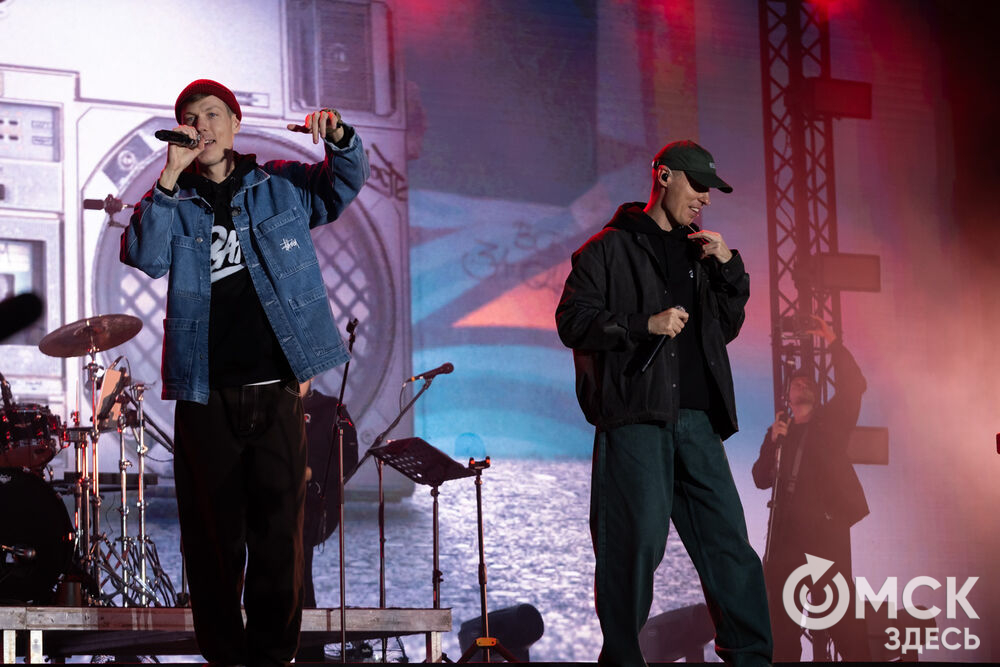 1 сентября на Зелёном острове выступила группа Dabro - музыкальный дуэт братьев Ивана и Михаила Засидкевичей. Фото: Елизавета Медведева