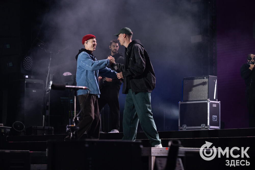 1 сентября на Зелёном острове выступила группа Dabro - музыкальный дуэт братьев Ивана и Михаила Засидкевичей. Фото: Елизавета Медведева