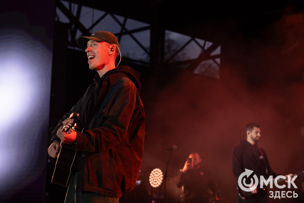 1 сентября на Зелёном острове выступила группа Dabro - музыкальный дуэт братьев Ивана и Михаила Засидкевичей. Фото: Елизавета Медведева