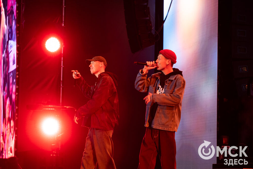 1 сентября на Зелёном острове выступила группа Dabro - музыкальный дуэт братьев Ивана и Михаила Засидкевичей. Фото: Елизавета Медведева