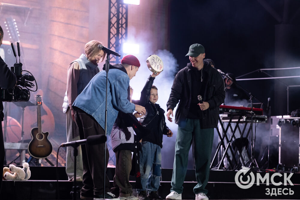 1 сентября на Зелёном острове выступила группа Dabro - музыкальный дуэт братьев Ивана и Михаила Засидкевичей. Фото: Елизавета Медведева