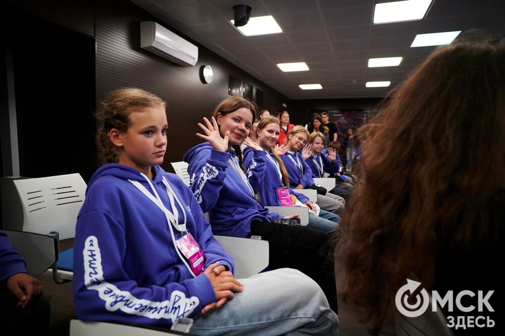 Поезд с победителями конкурса "Большая перемена" прибыл в Омск. Фото: Илья Петров