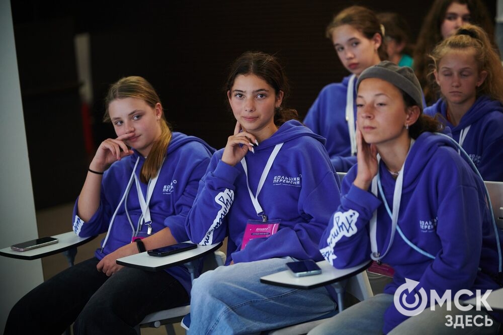 Поезд с победителями конкурса "Большая перемена" прибыл в Омск. Фото: Илья Петров