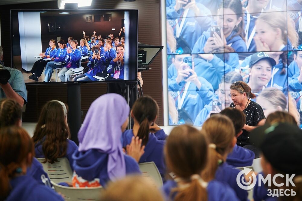 Поезд с победителями конкурса "Большая перемена" прибыл в Омск. Фото: Илья Петров