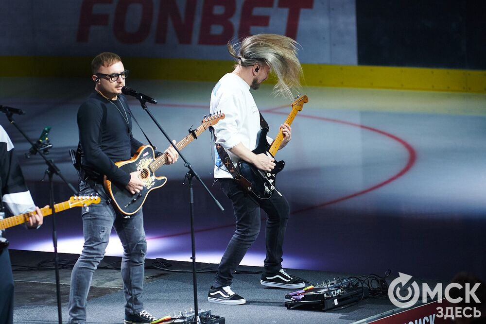 Первый матч сезона КХЛ прошёл на домашней арене омичей. Фото: Илья Петров