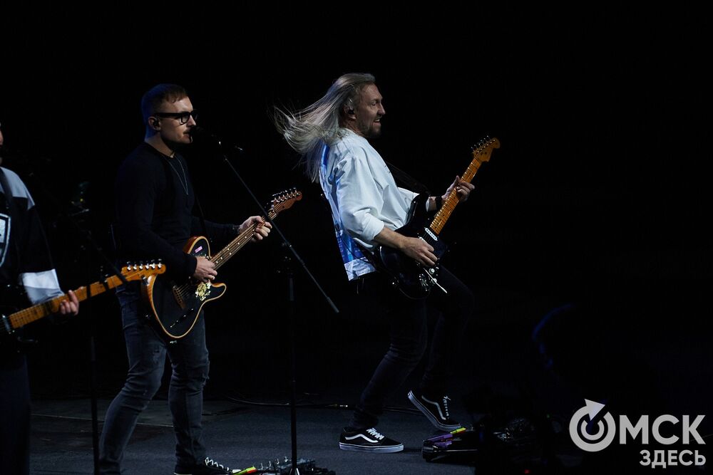 Первый матч сезона КХЛ прошёл на домашней арене омичей. Фото: Илья Петров