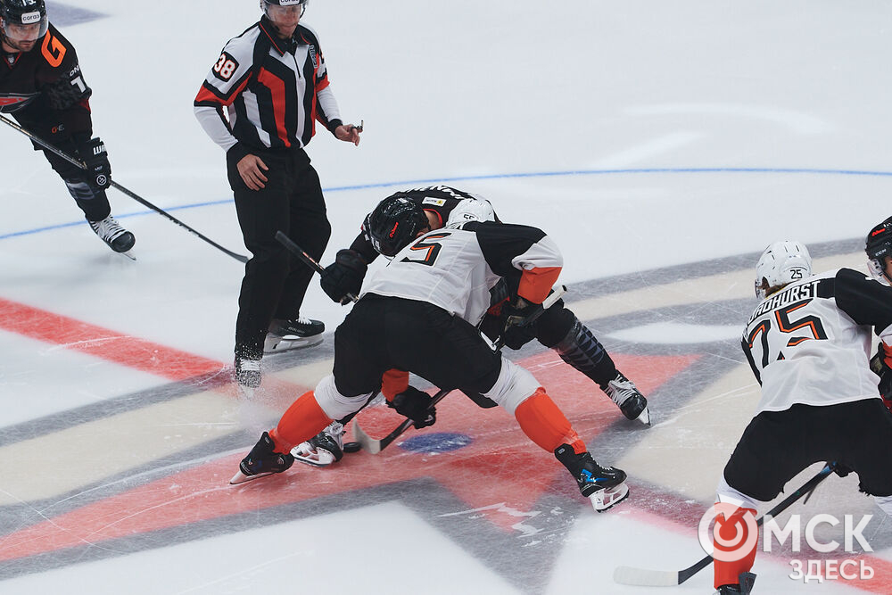 "Авангард" на своём льду победил "Амур". Фото: Илья Петров