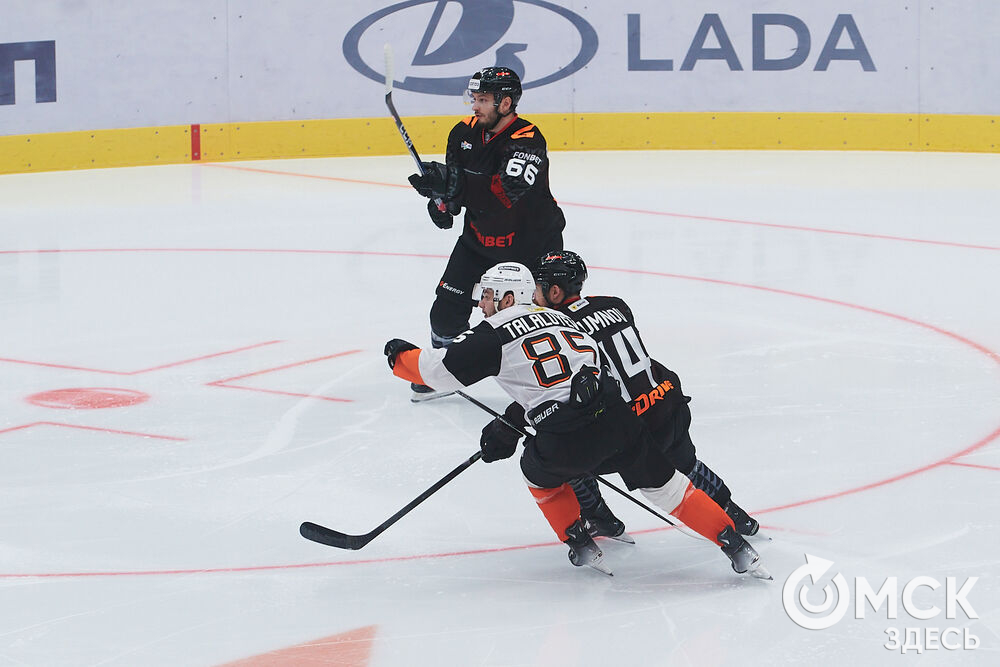 "Авангард" на своём льду победил "Амур". Фото: Илья Петров